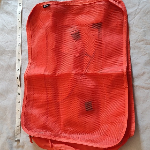 Packing Cubes Travel Bundle, Collapsible Water Bottle & Silicone Bottle Covers - Picture 11 of 16